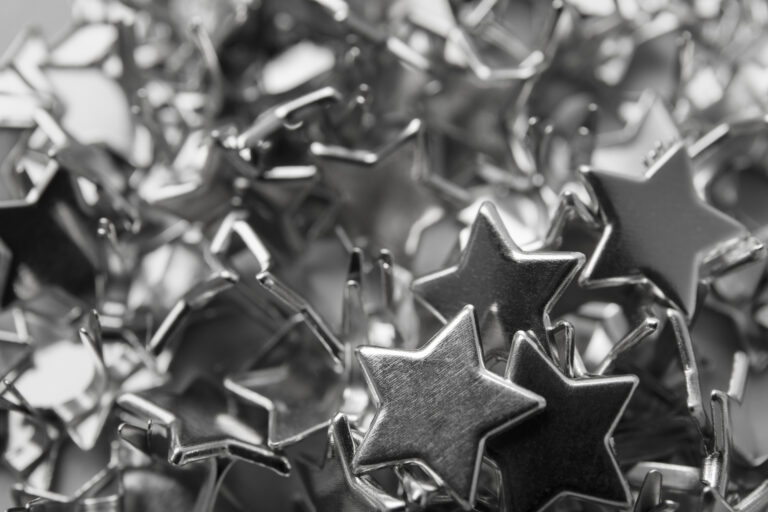 silver-aesthetic-wallpaper-with-stars